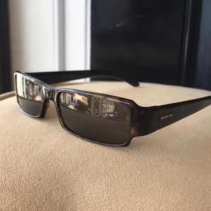 Gucci tortoiseshell minimalist sunglasses like new